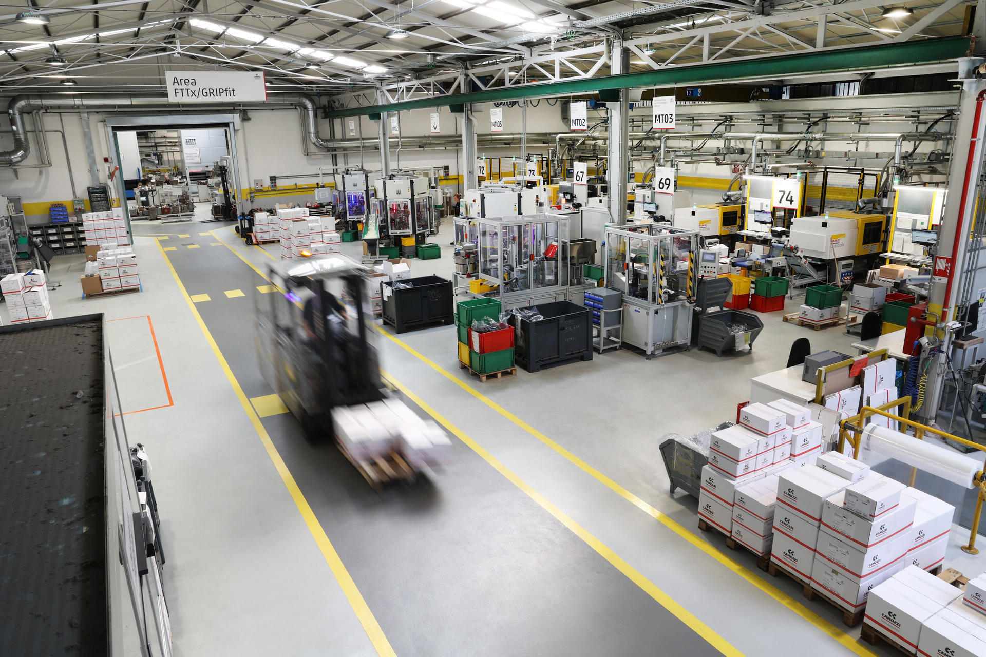 Advanced manufacturing site for micro molding and micro induction of technopolymers