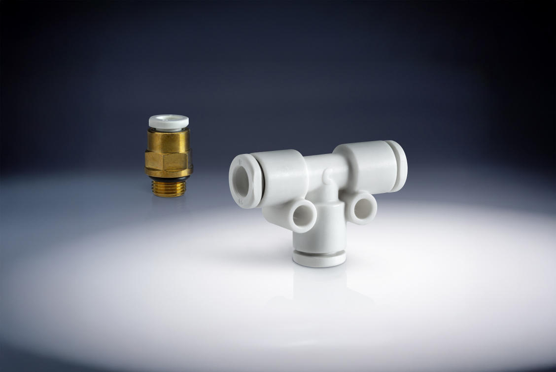 Metal replacement with technopolymers to reduce weight and integrate functions