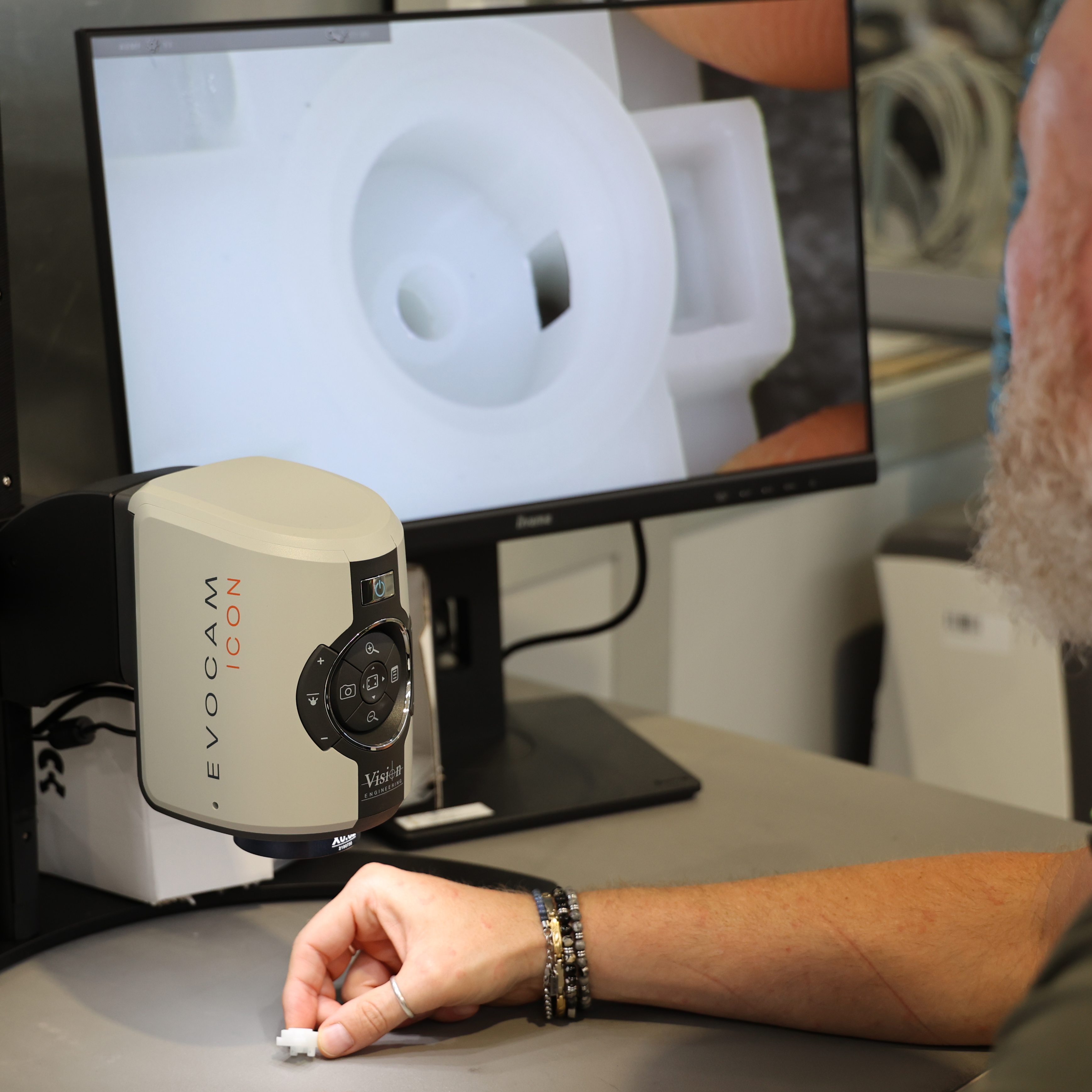 Micro induction for complex, miniaturized plastic components